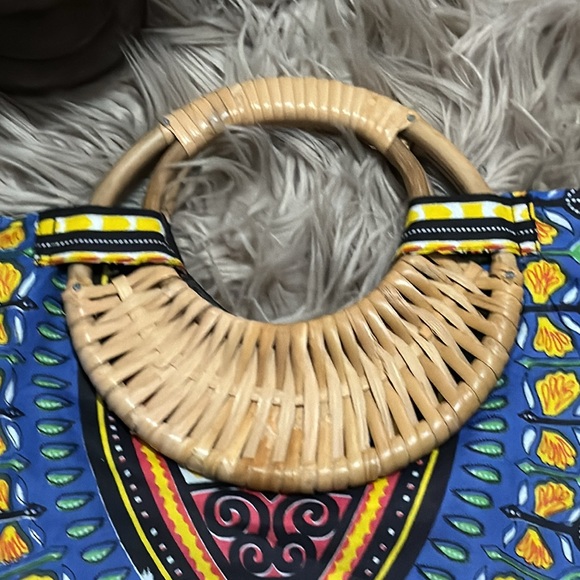 Gorgeous Summer Bag-Cloth Exterior/ Round Bamboo Woven Handles-Arm/Hand Carry - Picture 3 of 16